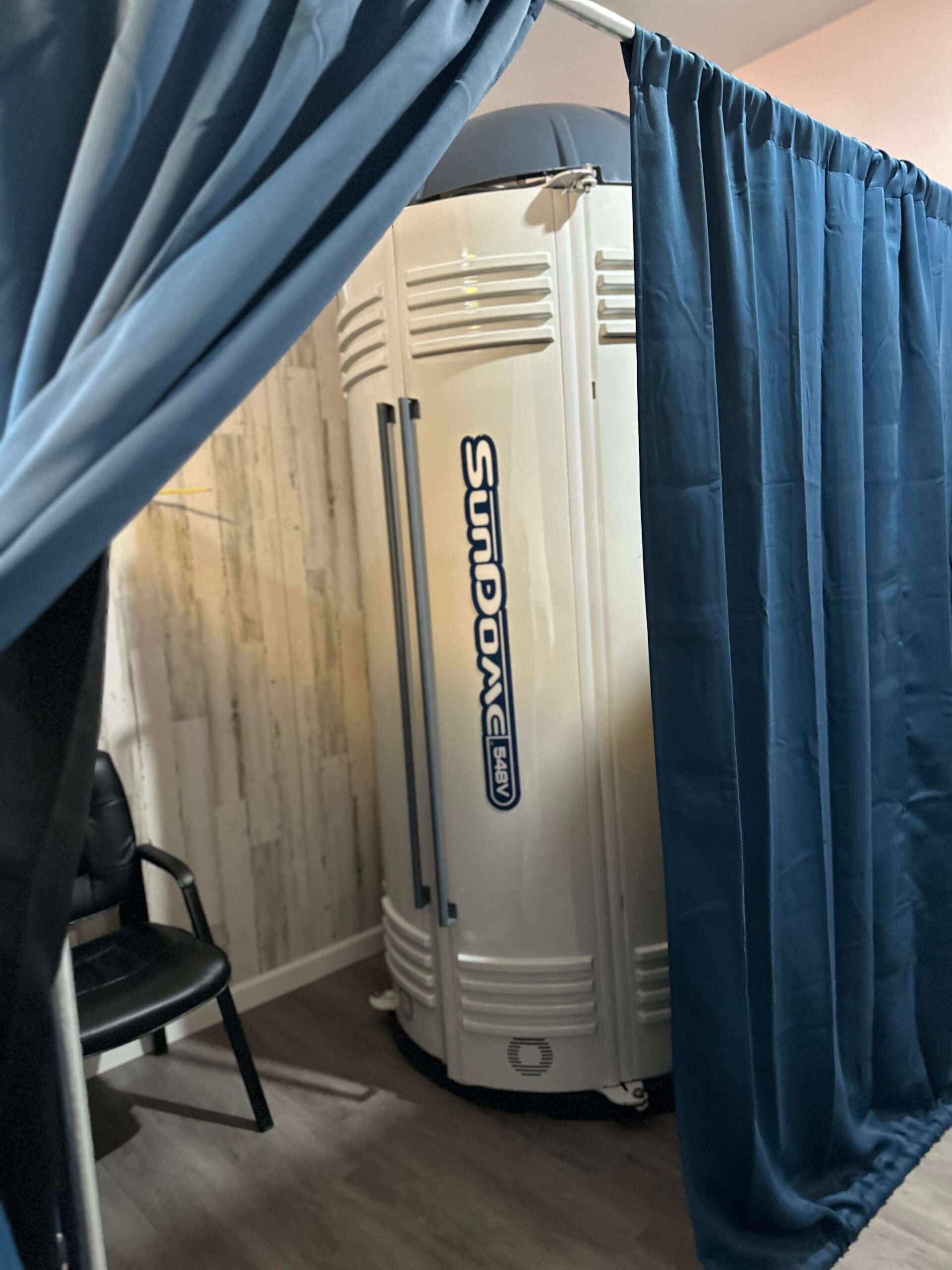 Tanning Booth/BED Tanning Booth/BED